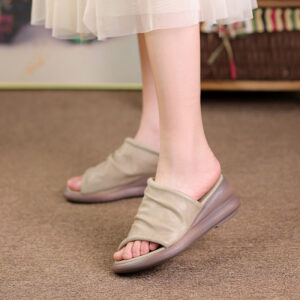 Summer Leather Slippers Women’s Outdoor Vintage Crumpled Sandals Wedge